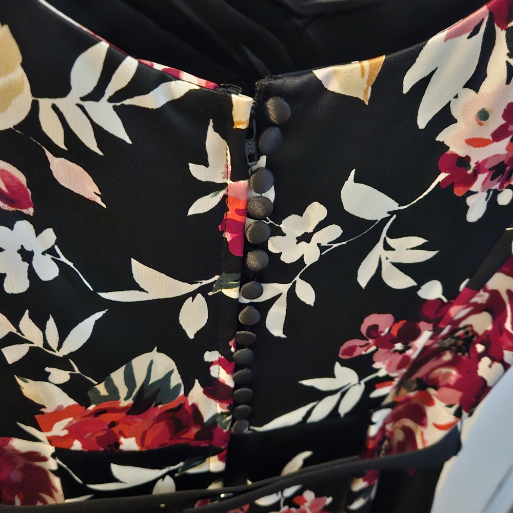 White House Black Market Black and Red Satin Dress - Picture 4 of 6
